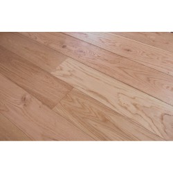 Natural Oak Lacquered Engineered Wood Flooring