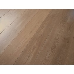 Traditional Oak Lacquered Engineered Flooring